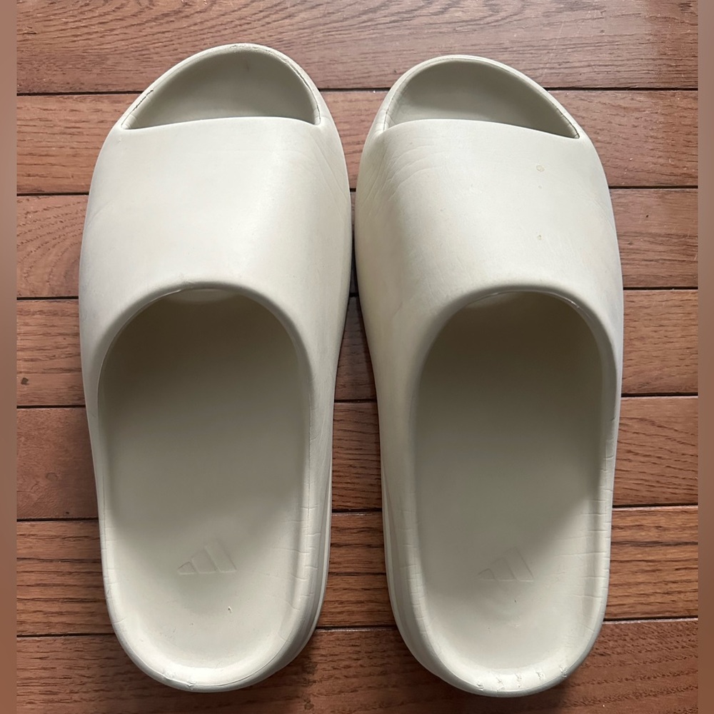 Bone Yeezy slides